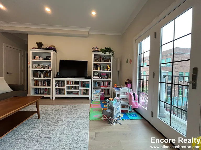 32 Cummins Hwy #4 — Photo 38