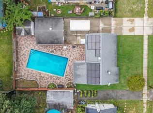 14 Garden Court, Bay Shore, NY 11706