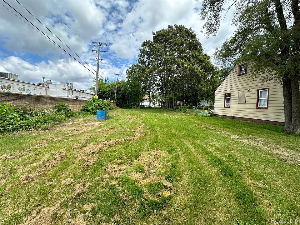 1st image of 0 Eton Ave