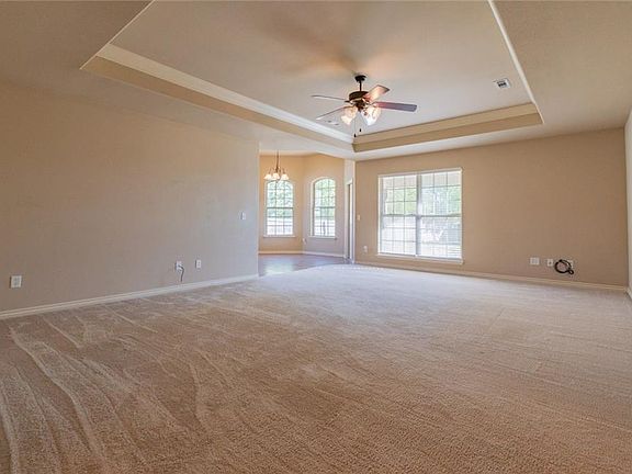 4th image of 731 Iroquois Dr