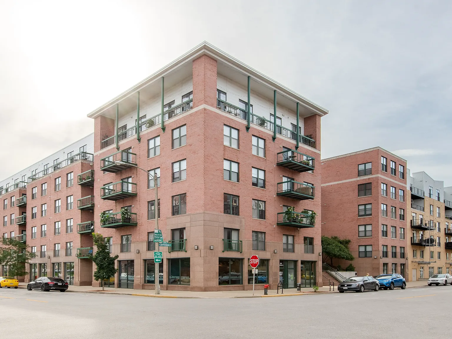 Jefferson Block Apartments — Photo 1