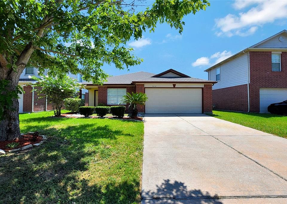 1st image of 7215 Chickory Woods Ln