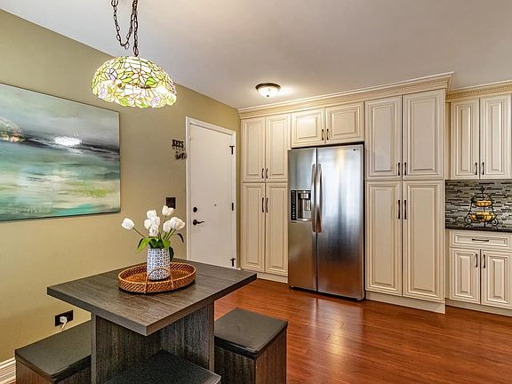 3rd image of 230 Woodstone Cir