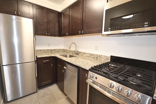 Rented by Silverstein Collection LLC  | media 12