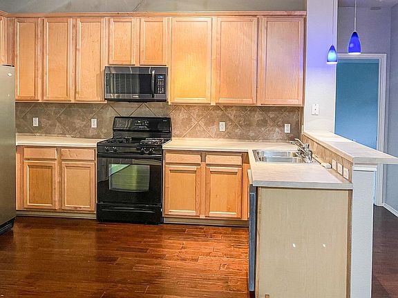 5th image of 16100 Great Oaks Dr #3901