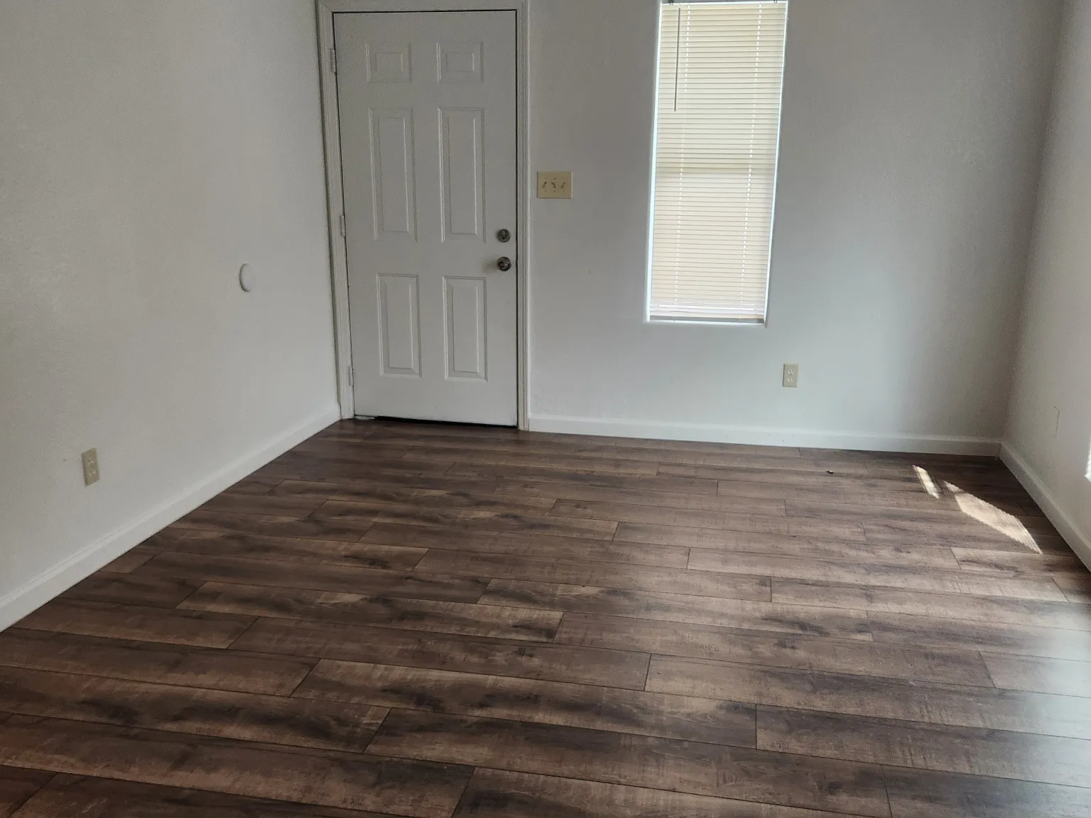 2 bed, 721 sqft, $850 — Photo 3