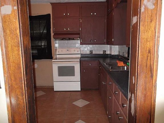 4th image of 3418 Newton Ave N