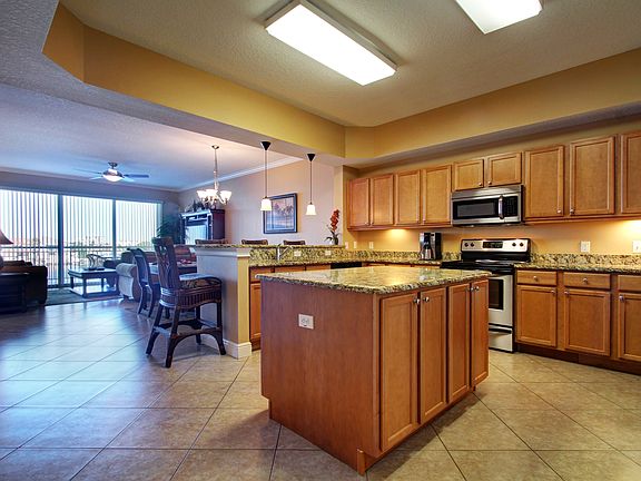 4th image of 600 Bayway Blvd APT 302
