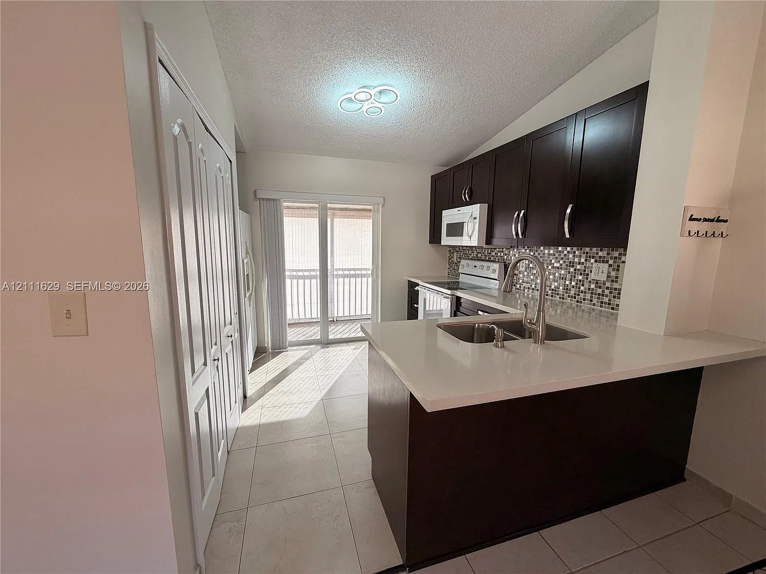 West Palm Villas Iii Cond — Photo 1