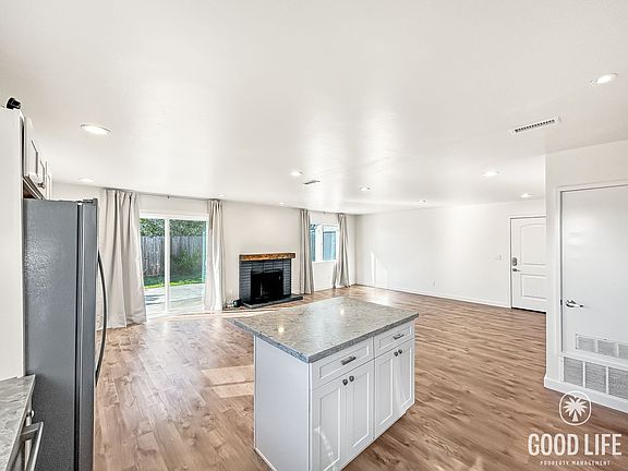 4th image of 3148 Mount Carol Dr