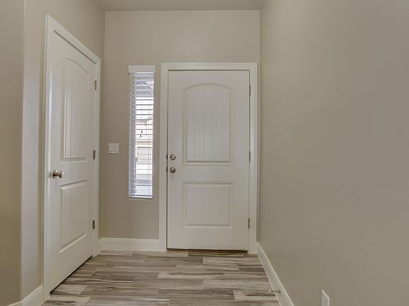 3rd image of 2520 Blackhawk Dr Unit 68