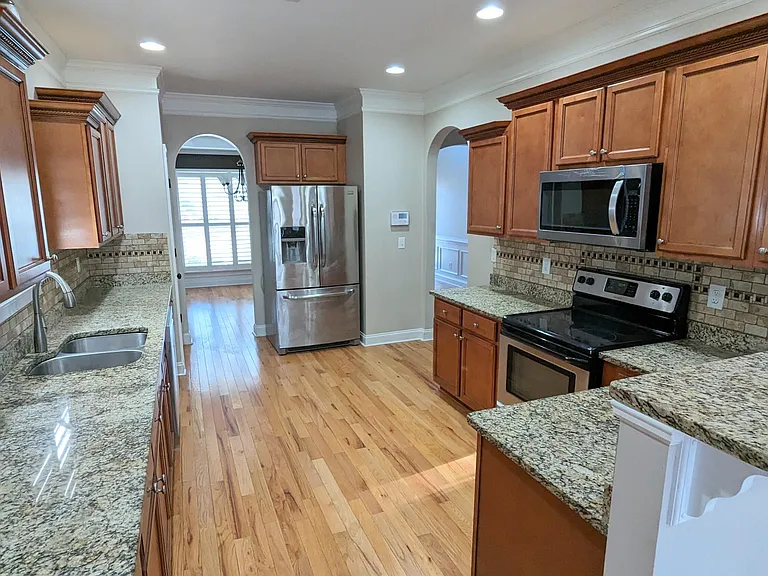 9512 Berwick Ct — Photo 10