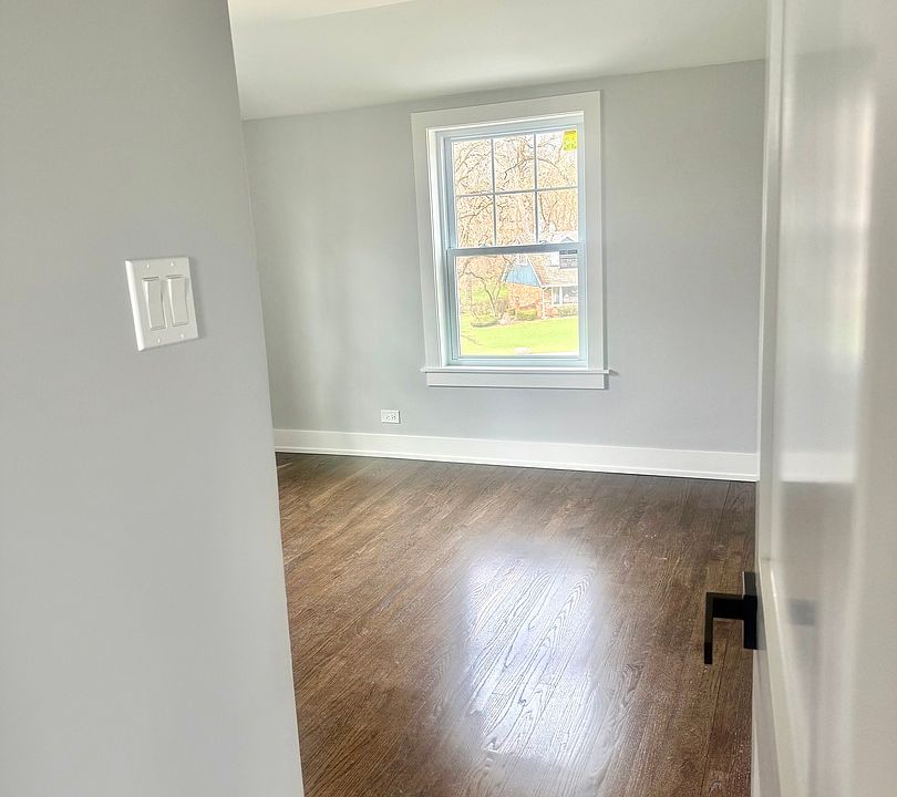 2nd image of 7307 W Palos Ave