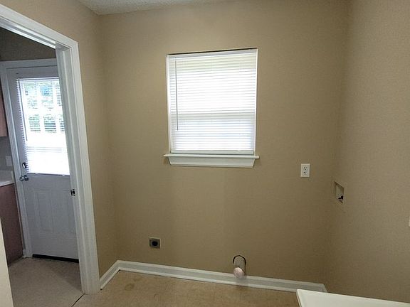 4th image of 121-123 Mario Cir #121