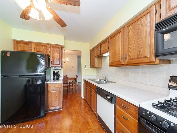 4th image of 348 Essex Ct #3-A