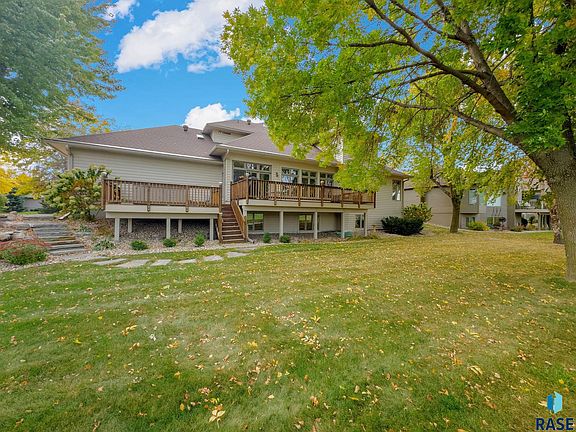 4th image of 504 E Saint Andrews Dr