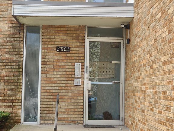 2nd image of 2801 W Waveland Ave #2D