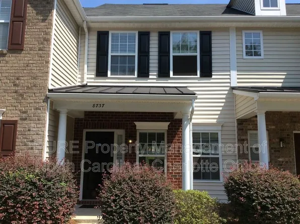 8737 Wandering Creek Way, Charlotte, NC 28227