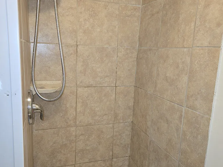 173 W Tilghman St #5 — Photo 3