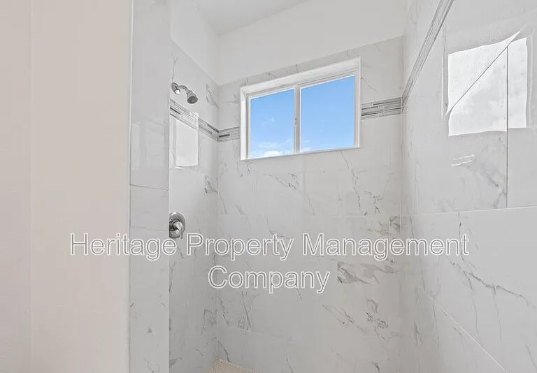 323 Gabriel #1-unit 201 — Photo 20