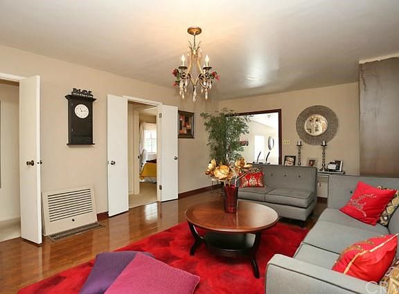 4th image of 556 E El Morado Ct