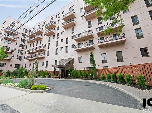 3rd image of 100 West Broadway