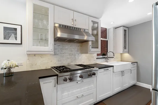 Sold by Compass | media 21