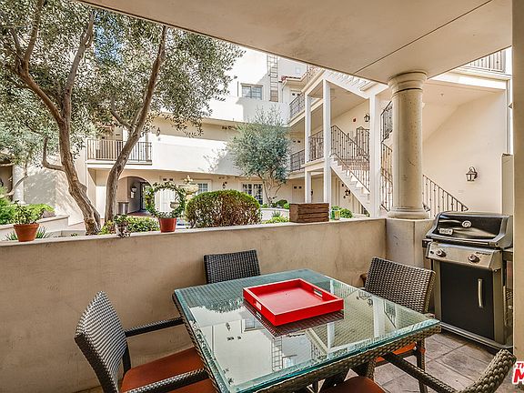 4th image of 851 N San Vicente Blvd APT 132