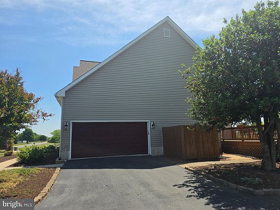 5th image of 109 Masters Ln