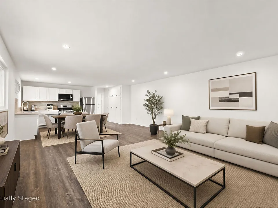 4323 Van Nuys