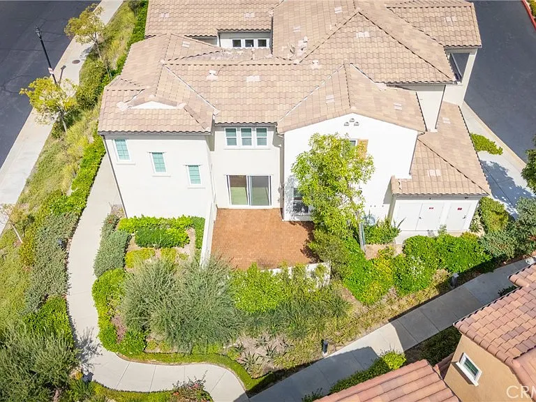 20328 Paseo Las Olivas — Photo 4