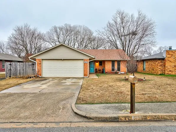 909 Sundance Dr, Noble, OK 73068