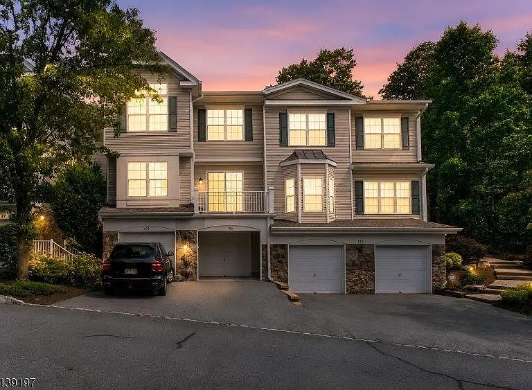 106 Wallace Ct — Photo 15