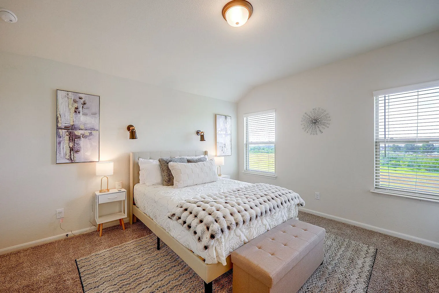 3 bed, 2.0 bath, 1399 sqft, $4,120 — Photo 4