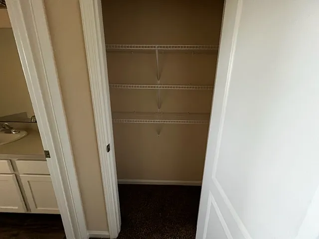 4 bed, 2492 sqft, $2,300 — Photo 4