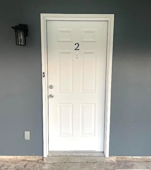 806-2 Continental Cir — Photo 2