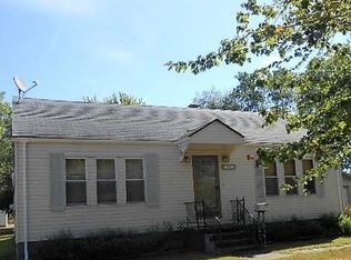 1314 N 6th St, Vandalia, IL 62471