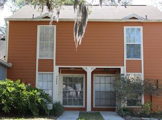 9404 Forest Hills Cir, Tampa, FL 33612