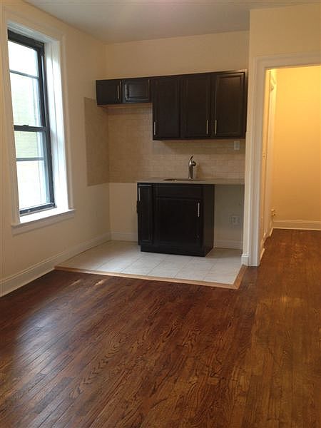 2nd image of 2535 31st Ave