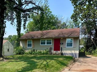 257 Presley Dr, Saint Louis, MO 63137