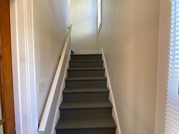 5th image of 229 W Slingluff Ave #2