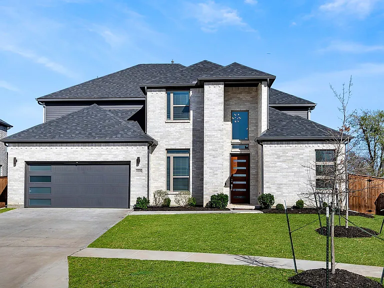 11706 Mikaela Dr — Photo 1