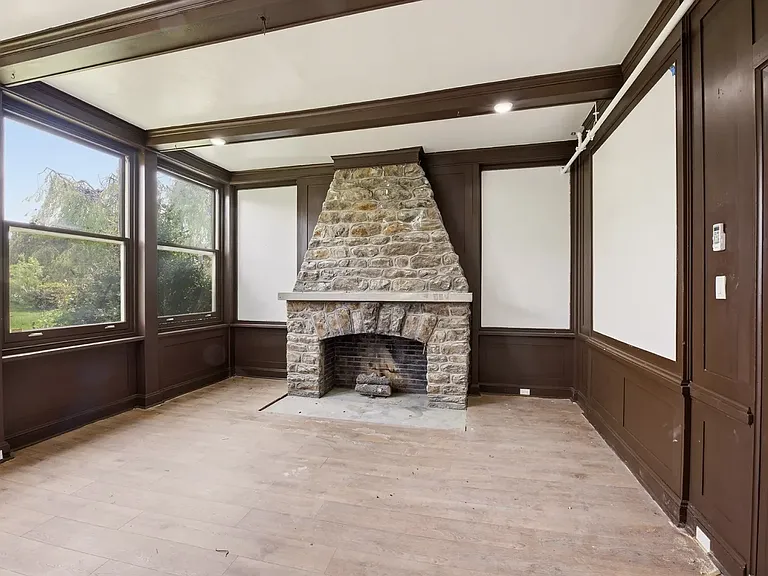 The Langhurst Mansion — Photo 36
