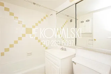 Rented by R New York