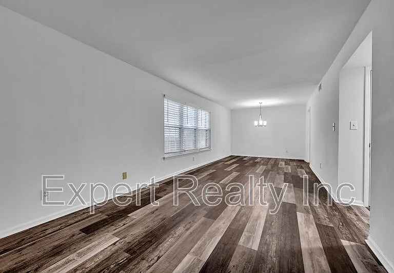 2076 Montreat Cir — Photo 7