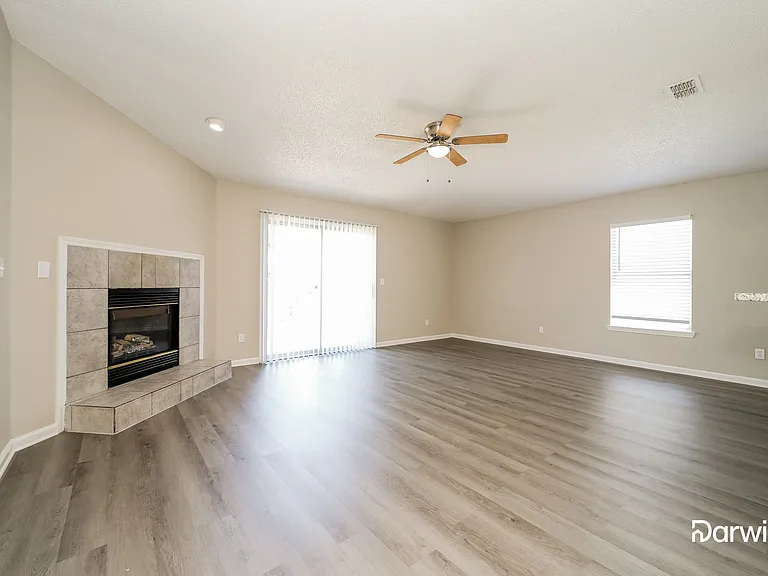 7461 International Village Dr — Photo 4