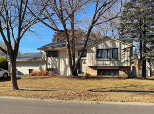 13727 Hanover Way, Apple Valley, MN 55124