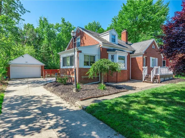 6938 Brookside Rd, Independence, OH 44131