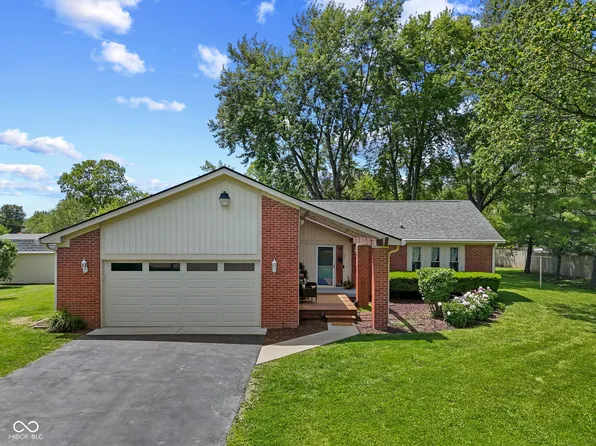 1092 S Quail Ct, New Palestine, IN 46163