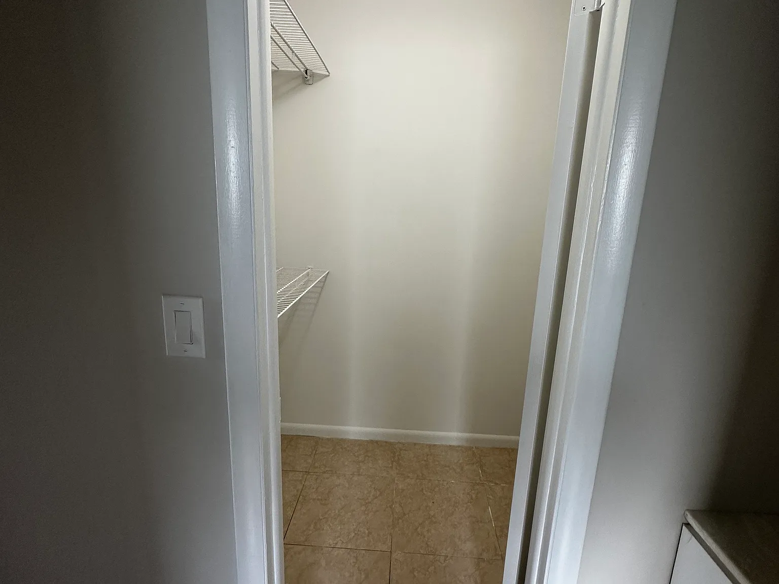 3 bed, 1232 sqft, $2,400 — Photo 4